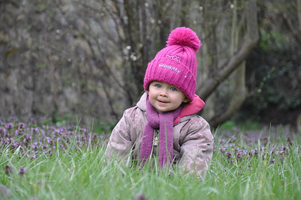 Pour quelles raisons et comment nettoyer le nez de bébé ?